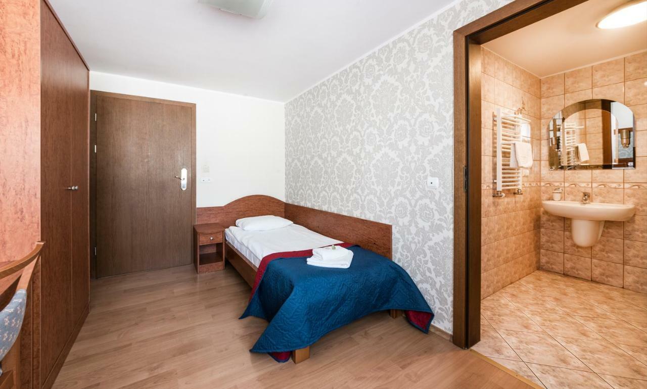 Gosciniec Witomino Bed & Breakfast Gdynia Exterior photo