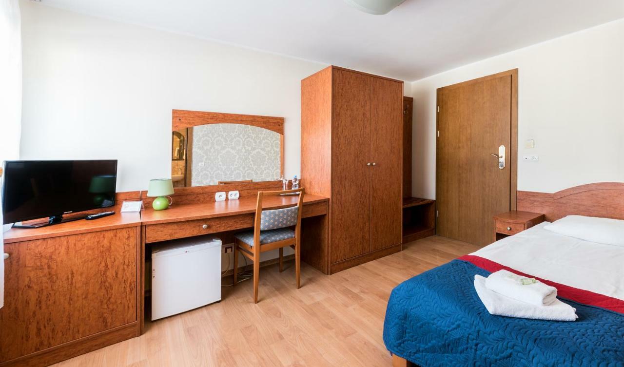 Gosciniec Witomino Bed & Breakfast Gdynia Exterior photo